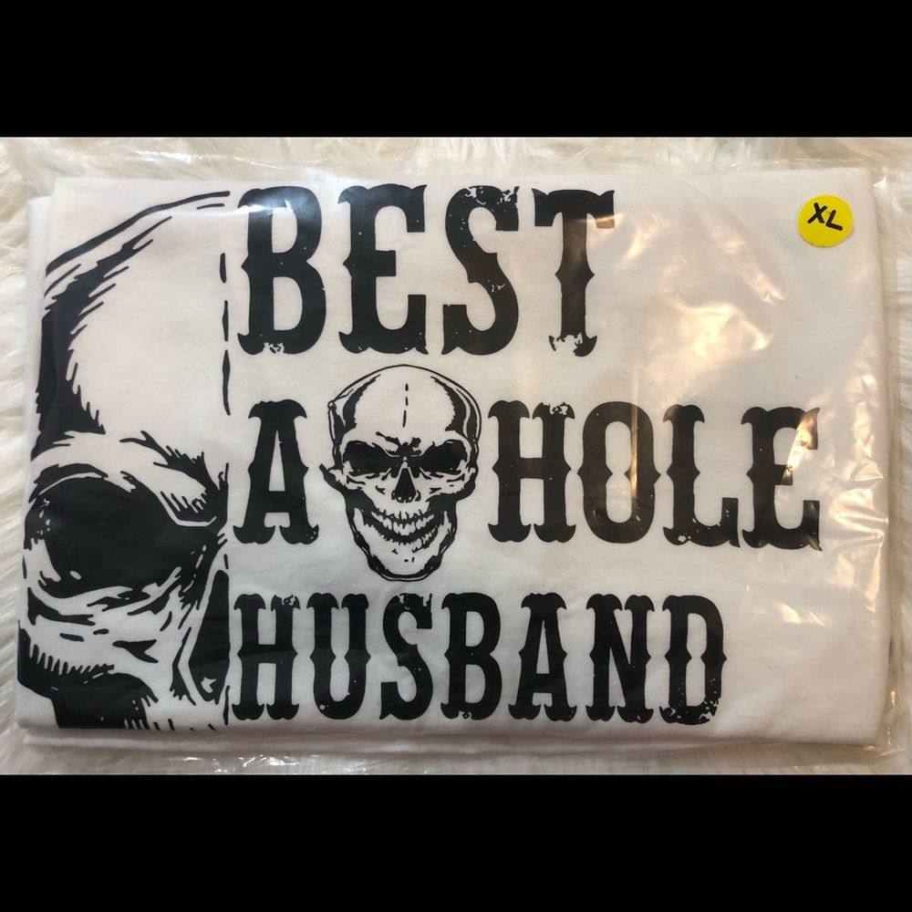 Men’s Best A- Hole husband T-shirt- Gildan brand shirt used